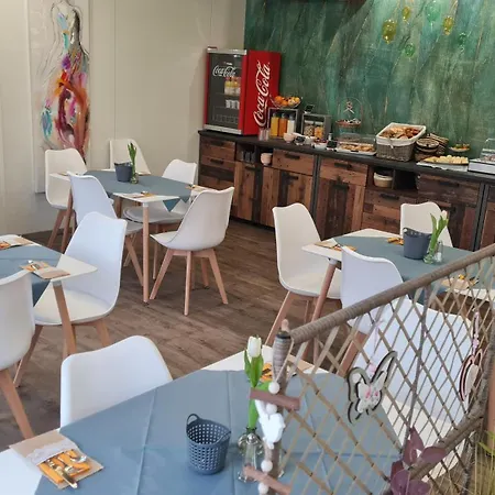 Lins Bed & Breakfast 3*